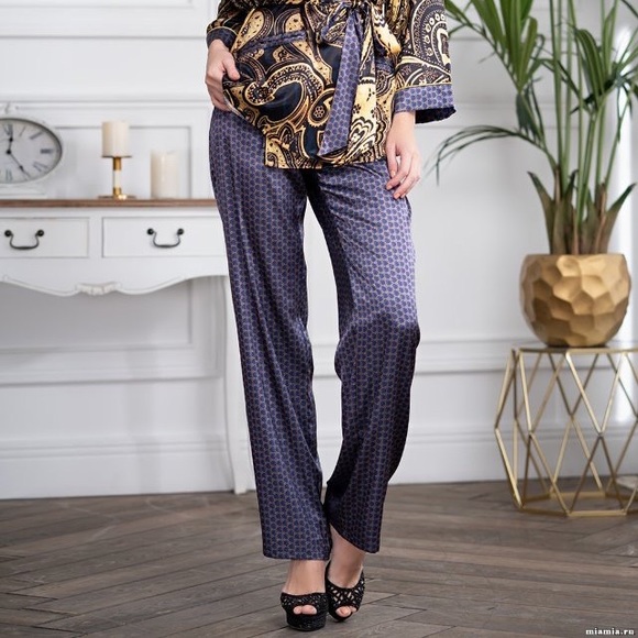 Mia Amore Armani Gold silk set - Picture 4 of 6